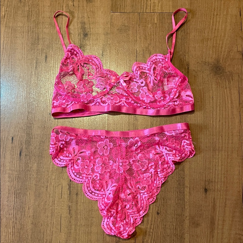 Brand new pink lace set.